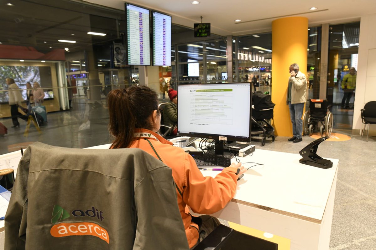 Estación de viajeros ADIF con Factor de Entrada en servicio